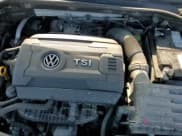 ✅ 2017 Volkswagen Golf S • VIN: 3VW017AU8HM507242 • Lot: 71098985. Wystawiony na Copart z przebiegiem 143 296 mil. Bezpłatny archiwum sprzedaży aukcyjnych z USA i szczegółowy raport historii pojazdu na DreamBid. Zdjęcie 13.