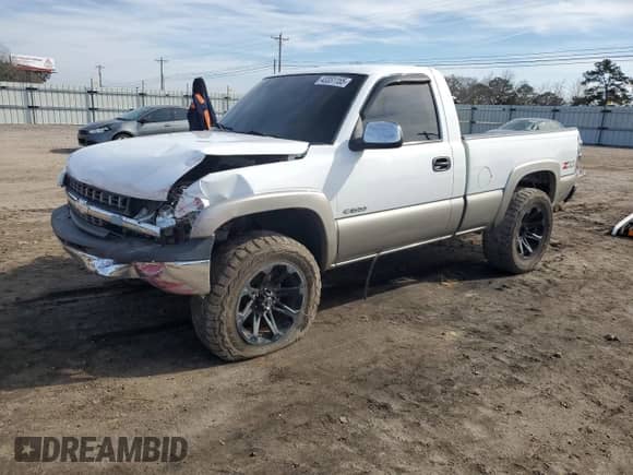 2002 Chevrolet Silverado 1500 LS with VIN 1GCEK14T62Z209610, listed as a Copart auction lot 43331155 with 159,677 mi miles and Salvage title. Bid and sale history available at DreamBid. Image 1.