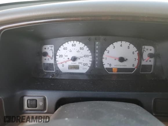 ✅ 2002 Mitsubishi Montero Sport Limited • VIN: JA4LS41R12J033172 • Lot: 75722224. Wystawiony na Copart z przebiegiem 194 923 mil. Bezpłatny archiwum sprzedaży aukcyjnych z USA i szczegółowy raport historii pojazdu na DreamBid. Zdjęcie 9.