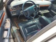 ✅ 1997 Cadillac DeVille Limousine • VIN: 1GEEH90Y7VU700100 • Lot: 59958015. Wystawiony na Copart z przebiegiem Nie podano. Bezpłatny archiwum sprzedaży aukcyjnych z USA i szczegółowy raport historii pojazdu na DreamBid. Zdjęcie 8.