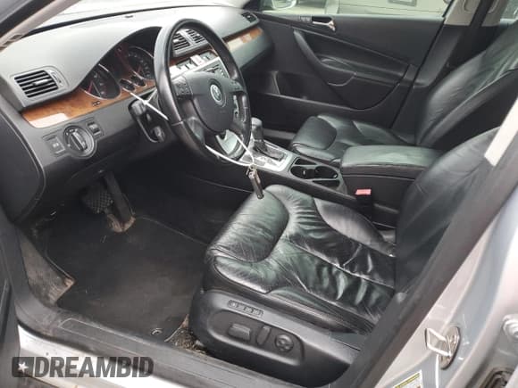 ✅ 2007 Volkswagen Passat • VIN: WVWTU73C27E074257 • Lot: 83247124. Wystawiony na Copart z przebiegiem Nie podano. Bezpłatny archiwum sprzedaży aukcyjnych z USA i szczegółowy raport historii pojazdu na DreamBid. Zdjęcie 7.