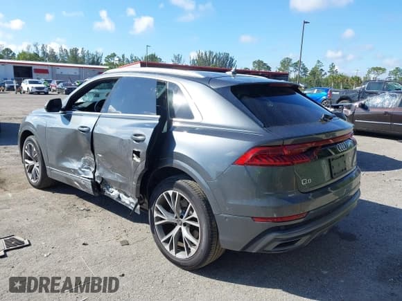 ✅ 2021 Audi Q8 Premium Plus • VIN: WA1EVAF15MD035056 • Lot: 41534412. Wystawiony na IAAI z przebiegiem 65 579 mil. Bezpłatny archiwum sprzedaży aukcyjnych z USA i szczegółowy raport historii pojazdu na DreamBid. Zdjęcie 3.