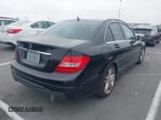 ✅ 2014 Mercedes-Benz C 250 Sport • VIN: WDDGF4HB8EA940242 • Lot: 42661812. Wystawiony na IAAI z przebiegiem 167 902 mil. Bezpłatny archiwum sprzedaży aukcyjnych z USA i szczegółowy raport historii pojazdu na DreamBid. Zdjęcie 4.