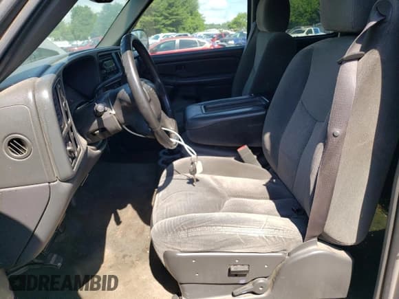 ✅ 2004 Chevrolet Silverado 1500 LS • VIN: 1GCEC19T84E396204 • Лот: 57144844. Опубликован ранее на Copart с пробегом 327 088 миль. Бесплатный доступ к архиву аукционных продаж из США и подробный отчёт об истории автомобиля на DreamBid. Изображение 7.