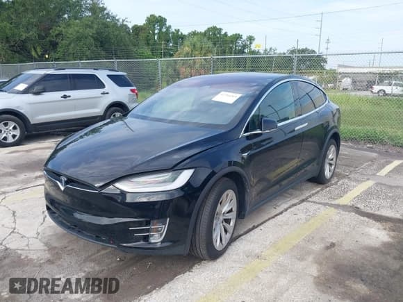 ✅ 2020 Tesla Model X Long Range • VIN: 5YJXCDE24LF234123 • Lot: 42704369. Wystawiony na IAAI z przebiegiem 40 794 mil. Bezpłatny archiwum sprzedaży aukcyjnych z USA i szczegółowy raport historii pojazdu na DreamBid. Zdjęcie 2.