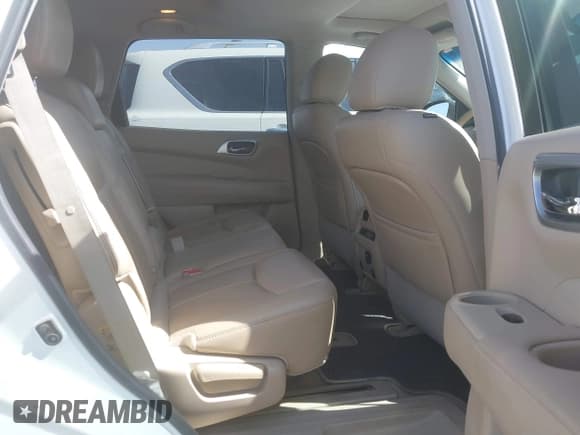 ✅ 2015 Nissan Pathfinder Platinum • VIN: 5N1AR2MM4FC628293 • Lot: 42010960. Listed on IAAI with 277,016 mi. Free auction sales archive from the USA and detailed vehicle history report at DreamBid. Image 8.