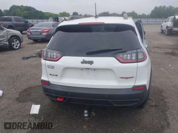 ✅ 2021 Jeep Cherokee Trailhawk • VIN: 1C4PJMBX4MD239112 • Lot: 42271040. Listed on IAAI with 62,917 mi. Free auction sales archive from the USA and detailed vehicle history report at DreamBid. Image 17.