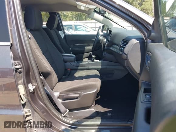 ✅ 2021 Dodge Durango SXT • VIN: 1C4RDHAG8MC693829 • Lot: 42983962. Wystawiony na IAAI z przebiegiem 104 881 mil. Bezpłatny archiwum sprzedaży aukcyjnych z USA i szczegółowy raport historii pojazdu na DreamBid. Zdjęcie 5.