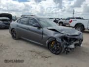 ✅ 2018 Alfa Romeo Giulia Ti Sport • VIN: ZARFAECN6J7583264 • Lot: 86291855. Wystawiony na Copart z przebiegiem 101 756 mil. Bezpłatny archiwum sprzedaży aukcyjnych z USA i szczegółowy raport historii pojazdu na DreamBid. Zdjęcie 4.