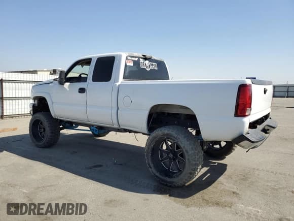 ✅ 2006 Chevrolet Silverado 1500 LT1 • VIN: 1GCEC19Z96Z212288 • Лот: 69451354. Опубликован ранее на Copart с пробегом 210 352 миль. Бесплатный доступ к архиву аукционных продаж из США и подробный отчёт об истории автомобиля на DreamBid. Изображение 2.