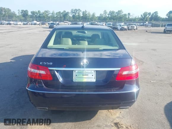 ✅ 2011 Mercedes-Benz E 550 Luxury • VIN: WDDHF7CB9BA327216 • Lot: 42846527. Listed on IAAI with 109,872 mi. Free auction sales archive from the USA and detailed vehicle history report at DreamBid. Image 16.