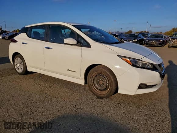 ✅ 2018 Nissan LEAF SV • VIN: 1N4AZ1CP5JC300583 • Lot: 94163415. Listed on Copart with 47,743 mi. Free auction sales archive from the USA and detailed vehicle history report at DreamBid. Image 4.