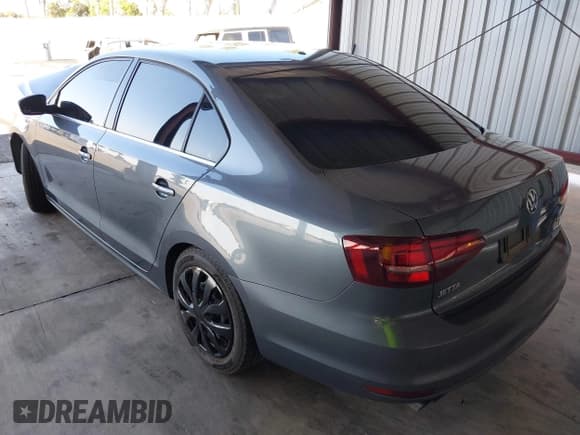 ✅ 2017 Volkswagen Jetta S • VIN: 3VW2B7AJ0HM392499 • Лот: 43299078. Опубликован ранее на IAAI с пробегом 107 489 миль. Бесплатный доступ к архиву аукционных продаж из США и подробный отчёт об истории автомобиля на DreamBid. Изображение 3.