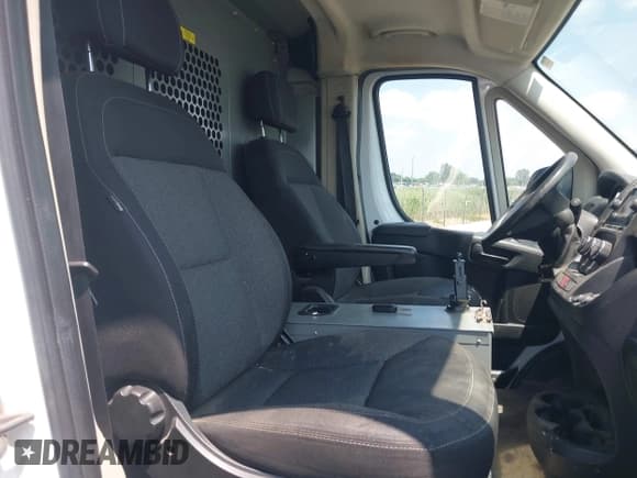 ✅ 2017 Ram ProMaster Cargo • VIN: 3C6TRVAG8HE532635 • Lot: 42690145. Listed on IAAI with 154,925 mi. Free auction sales archive from the USA and detailed vehicle history report at DreamBid. Image 5.