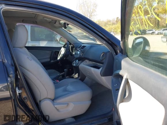 ✅ 2009 Toyota RAV4 Limited • VIN: 2T3ZK31V99W002142 • Lot: 43581531. Listed on IAAI with 148,710 mi. Free auction sales archive from the USA and detailed vehicle history report at DreamBid. Image 5.