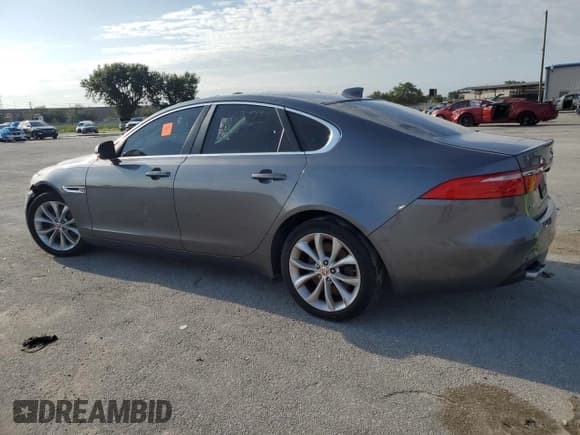 ✅ 2017 Jaguar XF 20d Premium • VIN: SAJBD4BNXHCY42630 • Lot: 67683864. Wystawiony na Copart z przebiegiem 78 463 mil. Bezpłatny archiwum sprzedaży aukcyjnych z USA i szczegółowy raport historii pojazdu na DreamBid. Zdjęcie 2.
