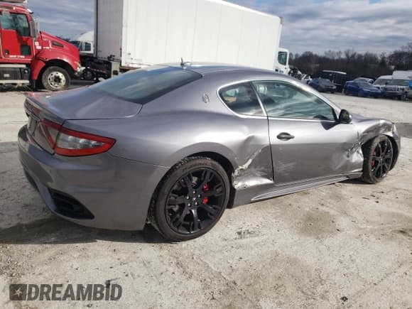 ✅ 2018 Maserati GranTurismo Sport • VIN: ZAM45VLA0J0259430 • Lot: 79318053. Wystawiony na Copart z przebiegiem 30 186 mil. Bezpłatny archiwum sprzedaży aukcyjnych z USA i szczegółowy raport historii pojazdu na DreamBid. Zdjęcie 3.