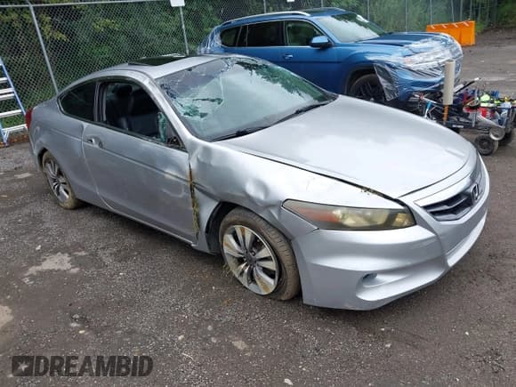 ✅ 2012 Honda Accord EX-L • VIN: 1HGCS1B87CA016308 • Lot: 42885977. Listed on IAAI with 215,602 mi. Free auction sales archive from the USA and detailed vehicle history report at DreamBid. Image 1.