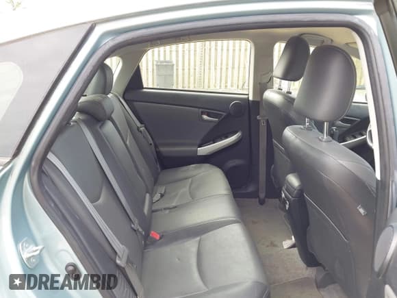 ✅ 2015 Toyota Prius • VIN: JTDKN3DP2F3070853 • Lot: 43313363. Listed on IAAI with 100,936 mi. Free auction sales archive from the USA and detailed vehicle history report at DreamBid. Image 8.