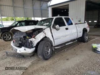 ✅ 2002 GMC Sierra 1500 SLE • VIN: 2GTEK19T721271003 • Lot: 64996825. Listed on Copart with 230,604 mi. Free auction sales archive from the USA and detailed vehicle history report at DreamBid. Image 1.