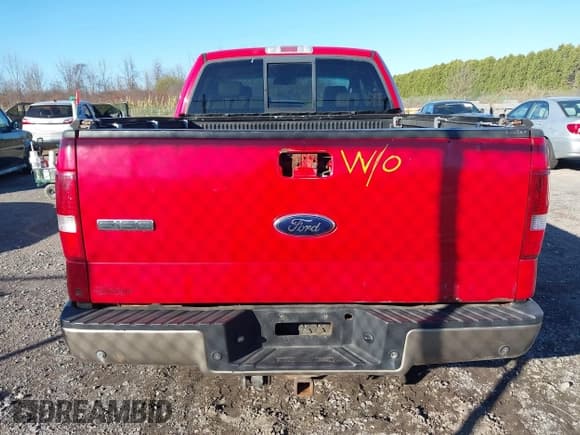 ✅ 2006 Ford F-150 XLT • VIN: 1FTPX145X6NB31115 • Lot: 43548043. Wystawiony na IAAI z przebiegiem 203 417 mil. Bezpłatny archiwum sprzedaży aukcyjnych z USA i szczegółowy raport historii pojazdu na DreamBid. Zdjęcie 16.