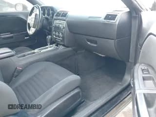 ✅ 2011 Dodge Challenger • VIN: 2B3CJ4DG9BH543159 • Lot: 41850958. Wystawiony na IAAI z przebiegiem 209 422 mil. Bezpłatny archiwum sprzedaży aukcyjnych z USA i szczegółowy raport historii pojazdu na DreamBid. Zdjęcie 5.