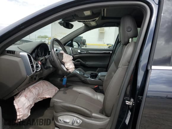 ✅ 2017 Porsche Cayenne • VIN: WP1AA2A22HKA88609 • Lot: 56906895. Listed on Copart with 24,337 mi. Free auction sales archive from the USA and detailed vehicle history report at DreamBid. Image 7.