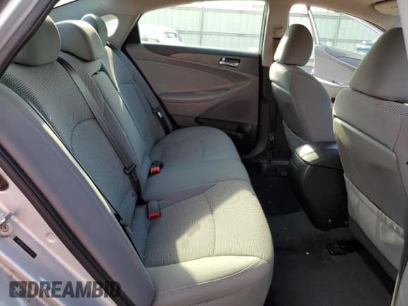 ✅ 2014 Hyundai Sonata GLS • VIN: 5NPEB4AC5EH831178 • Lot: 73840114. Listed on Copart with 106,282 mi. Free auction sales archive from the USA and detailed vehicle history report at DreamBid. Image 11.