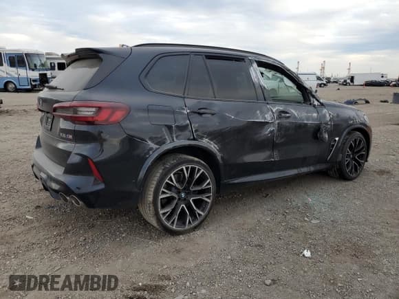 ✅ 2022 BMW X5 M • VIN: 5YMJU0C00N9K37599 • Лот: 83061804. Опубликован ранее на Copart с пробегом Не указан. Бесплатный доступ к архиву аукционных продаж из США и подробный отчёт об истории автомобиля на DreamBid. Изображение 3.