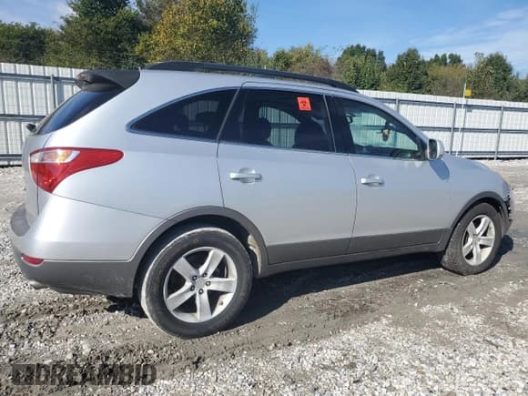 ✅ 2007 Hyundai Veracruz GLS • VIN: KM8NU13C07U026165 • Лот: 90465935. Опубликован ранее на Copart с пробегом 202 782 миль. Бесплатный доступ к архиву аукционных продаж из США и подробный отчёт об истории автомобиля на DreamBid. Изображение 3.