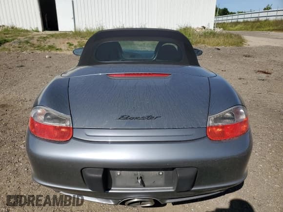 ✅ 2003 Porsche Boxster • VIN: WP0CA29833S620185 • Lot: 70482735. Wystawiony na Copart z przebiegiem 67 823 mil. Bezpłatny archiwum sprzedaży aukcyjnych z USA i szczegółowy raport historii pojazdu na DreamBid. Zdjęcie 6.