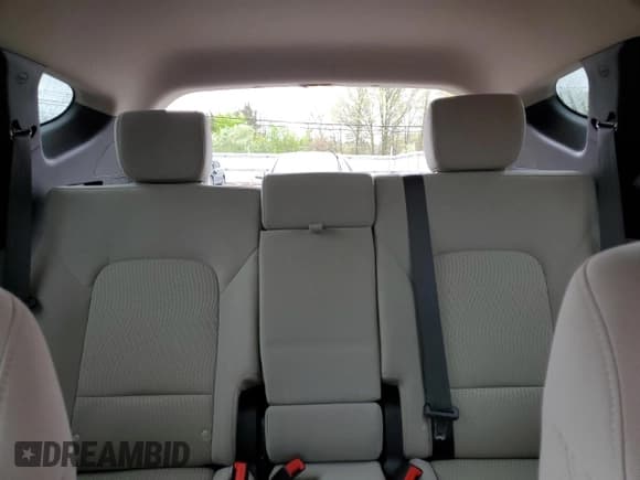 ✅ 2017 Hyundai Santa Fe 2.4L • VIN: 5XYZUDLB0HG493300 • Лот: 51373874. Опубликован ранее на Copart с пробегом 80 851 миль. Бесплатный доступ к архиву аукционных продаж из США и подробный отчёт об истории автомобиля на DreamBid. Изображение 10.