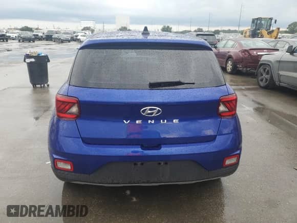 2021 Hyundai Venue SE z VIN KMHRB8A35MU069754, wystawiony jako Copart lot #81769885 z przebiegiem Nie podano mil oraz Szkoda całkowita • Salvage title. Historia ofert i sprzedaży dostępna na DreamBid. Obrazek 6.