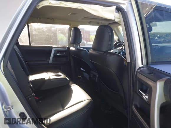 ✅ 2017 Toyota 4Runner SR5 • VIN: JTEZU5JR8H5151345 • Lot: 43126127. Wystawiony na IAAI z przebiegiem 107 797 mil. Bezpłatny archiwum sprzedaży aukcyjnych z USA i szczegółowy raport historii pojazdu na DreamBid. Zdjęcie 8.