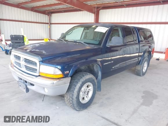 ✅ 2000 Dodge Dakota Sport • VIN: 1B7GG2AN7YS647799 • Lot: 42147404. Wystawiony na IAAI z przebiegiem 234 194 mil. Bezpłatny archiwum sprzedaży aukcyjnych z USA i szczegółowy raport historii pojazdu na DreamBid. Zdjęcie 2.