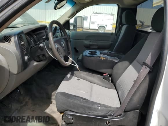 ✅ 2007 Chevrolet Silverado 2500HD Work Truck • VIN: 1GCHC24K27E526449 • Лот: 50052085. Опубликован ранее на Copart с пробегом 140 584 миль. Бесплатный доступ к архиву аукционных продаж из США и подробный отчёт об истории автомобиля на DreamBid. Изображение 7.