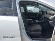 ✅ 2024 Toyota RAV4 Hybrid XLE • VIN: 2T3RWRFV1RW199646 • Лот: 42195291. Опубликован ранее на IAAI с пробегом 30 191 миль. Бесплатный доступ к архиву аукционных продаж из США и подробный отчёт об истории автомобиля на DreamBid. Изображение 5.