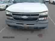 2007 Chevrolet Silverado 1500 Work Truck z VIN 3GCEC14X87G198472, wystawiony jako IAAI lot #43411936 z przebiegiem 154 696 mil mil oraz . Historia ofert i sprzedaży dostępna na DreamBid. Obrazek 6.