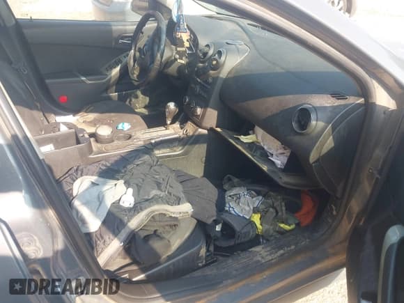 ✅ 2009 Pontiac G6 1SB • VIN: 1G2ZJ57KX94259405 • Lot: 42339386. Listed on IAAI with 300,476 mi. Free auction sales archive from the USA and detailed vehicle history report at DreamBid. Image 5.