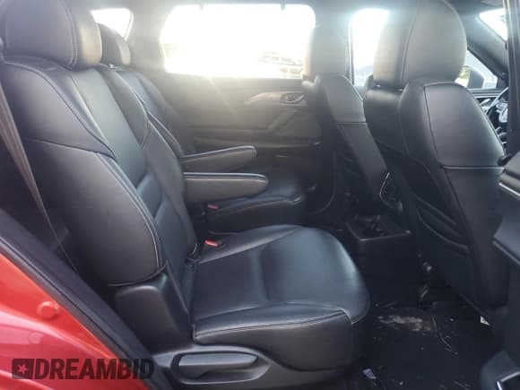 ✅ 2023 Mazda CX-9 Carbon Edition • VIN: JM3TCBDY0P0647502 • Lot: 69844425. Wystawiony na Copart z przebiegiem 44 234 mil. Bezpłatny archiwum sprzedaży aukcyjnych z USA i szczegółowy raport historii pojazdu na DreamBid. Zdjęcie 11.