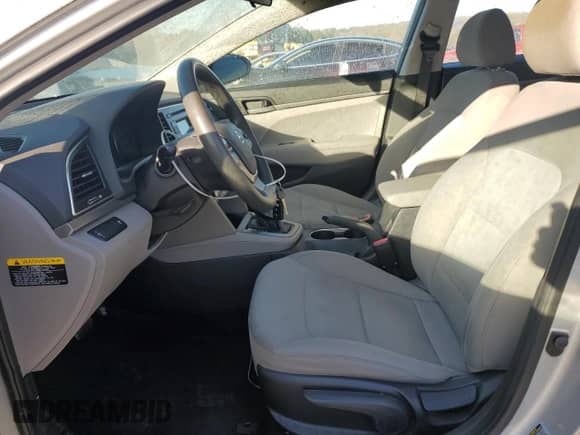 2017 Hyundai Elantra SE z VIN 5NPD74LF3HH149487, wystawiony jako Copart lot #91120955 z przebiegiem 100 166 mil mil oraz Czysty tytuł • Clean title. Historia ofert i sprzedaży dostępna na DreamBid. Obrazek 7.