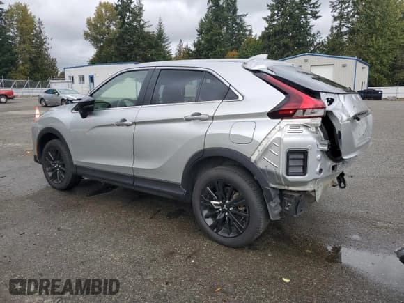 ✅ 2023 Mitsubishi Eclipse Cross LE • VIN: JA4ATVAA3PZ054487 • Lot: 82599665. Wystawiony na Copart z przebiegiem 27 463 mil. Bezpłatny archiwum sprzedaży aukcyjnych z USA i szczegółowy raport historii pojazdu na DreamBid. Zdjęcie 2.