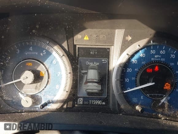 ✅ 2017 Toyota Sienna XLE • VIN: 5TDDZ3DC3HS171329 • Lot: 41136030. Listed on IAAI with 115,990 mi. Free auction sales archive from the USA and detailed vehicle history report at DreamBid. Image 7.