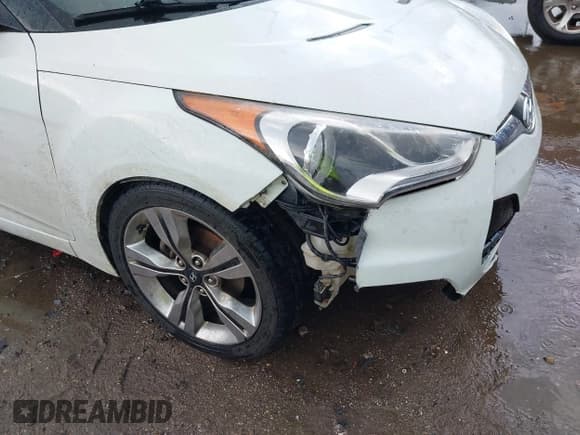 ✅ 2012 Hyundai Veloster w/Red Int • VIN: KMHTC6AD2CU030473 • Lot: 42591250. Wystawiony na IAAI z przebiegiem Nie podano. Bezpłatny archiwum sprzedaży aukcyjnych z USA i szczegółowy raport historii pojazdu na DreamBid. Zdjęcie 6.