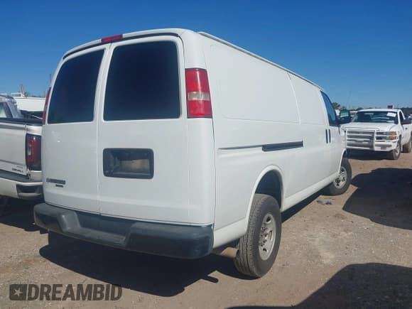✅ 2016 Chevrolet Express Cargo • VIN: 1GCZGHFG6G1312057 • Лот: 43561766. Опубликован ранее на IAAI с пробегом 258 821 миль. Бесплатный доступ к архиву аукционных продаж из США и подробный отчёт об истории автомобиля на DreamBid. Изображение 4.