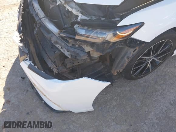 ✅ 2021 Toyota Camry SE • VIN: 4T1G11AK4MU437690 • Lot: 43607564. Wystawiony na IAAI z przebiegiem 114 959 mil. Bezpłatny archiwum sprzedaży aukcyjnych z USA i szczegółowy raport historii pojazdu na DreamBid. Zdjęcie 6.