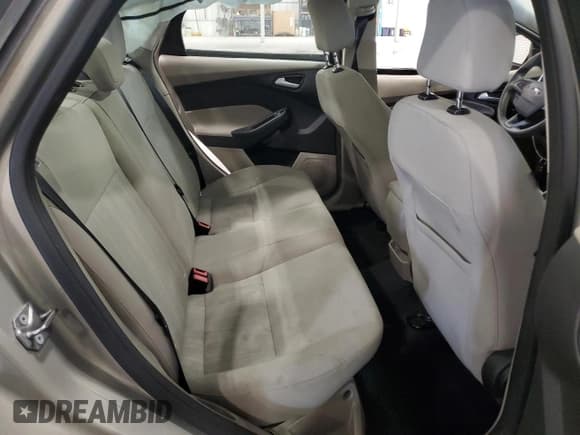 ✅ 2015 Ford Focus SE • VIN: 1FADP3F24FL262771 • Lot: 92699085. Listed on Copart with 247,871 mi. Free auction sales archive from the USA and detailed vehicle history report at DreamBid. Image 10.