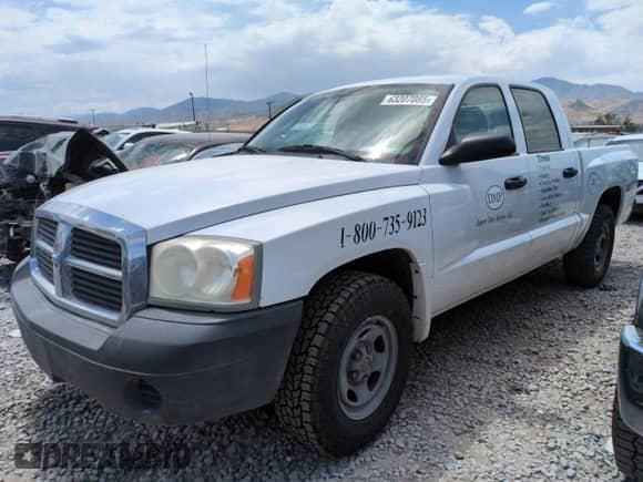 ✅ 2006 Dodge Dakota ST • VIN: 1D7HE28N96S528476 • Лот: 63207085. Размещён на Copart с пробегом 204 478 миль миль. Получите бесплатный доступ к архиву аукционных продаж из США и посмотрите подробный отчёт об истории автомобиля на DreamBid. Изображение 1.