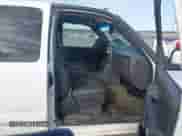 2005 Chevrolet Silverado 1500 Z71 z VIN 1GCEK19Z45Z332906, wystawiony jako IAAI lot #43412102 z przebiegiem 239 606 mil mil oraz . Historia ofert i sprzedaży dostępna na DreamBid. Obrazek 5.