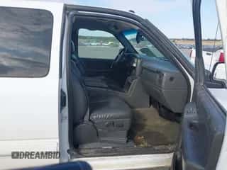 2005 Chevrolet Silverado 1500 Z71 z VIN 1GCEK19Z45Z332906, wystawiony jako IAAI lot #43412102 z przebiegiem 239 606 mil mil oraz . Historia ofert i sprzedaży dostępna na DreamBid. Obrazek 5.